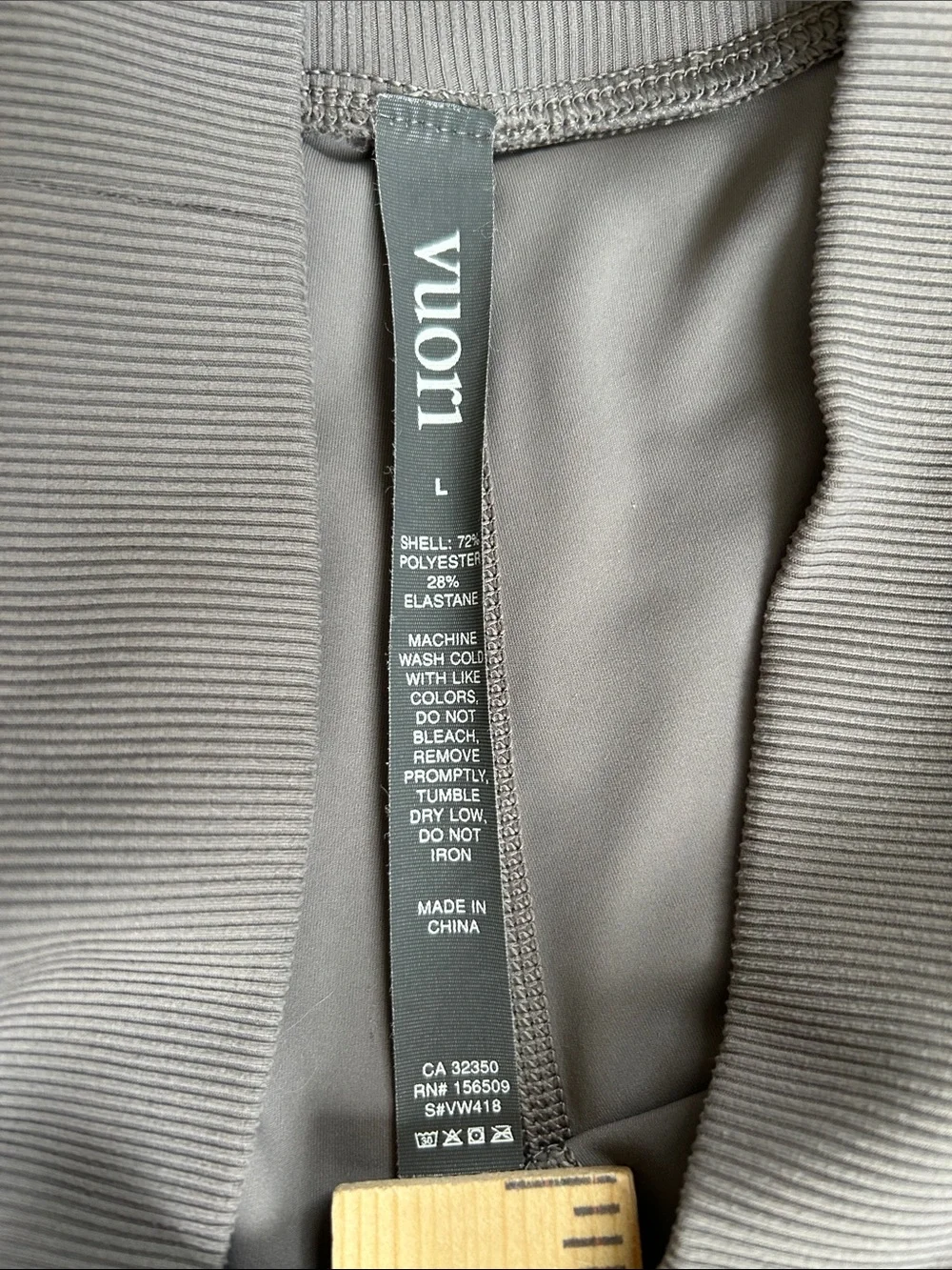 Vuori Light Gray Performance Joggers Large